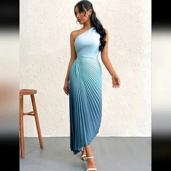 Summer Gradient One Shoulder Cut Out Waist Pleated Asymmetrical Hem - Picture 2 of 7